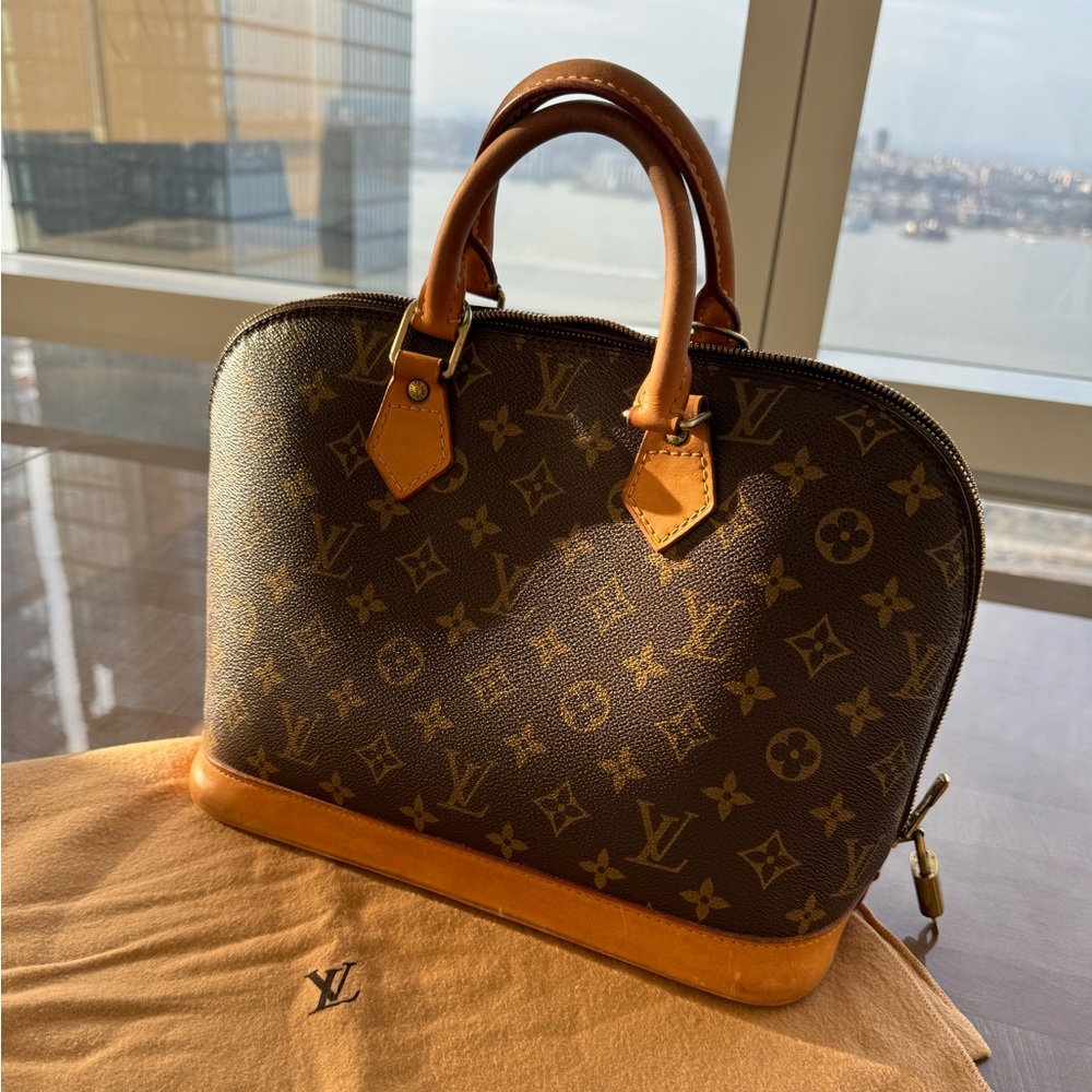 100% Authentic Louis Vuitton Monogram Alma